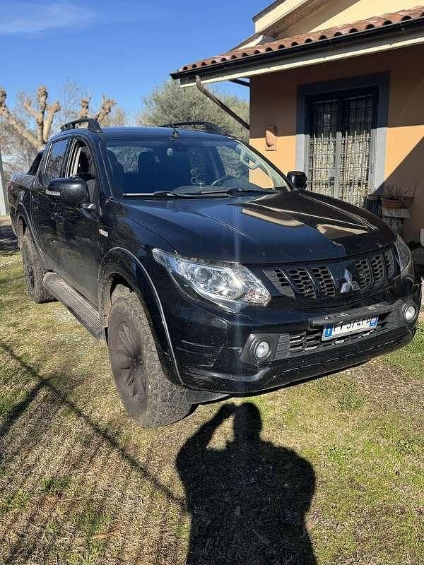 Usata Mitsubishi L200 181 CV (133 kW) 2019 Nero Pick-up