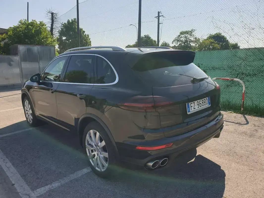 Usata Porsche Cayenne 385 CV (283 kW) 2016 Nero SUV