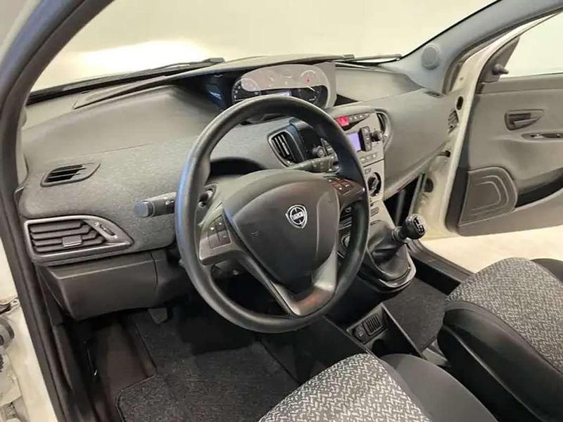 Usata Lancia Ypsilon Silver 69 CV (50 kW) 2020 Bianco Utilitaria