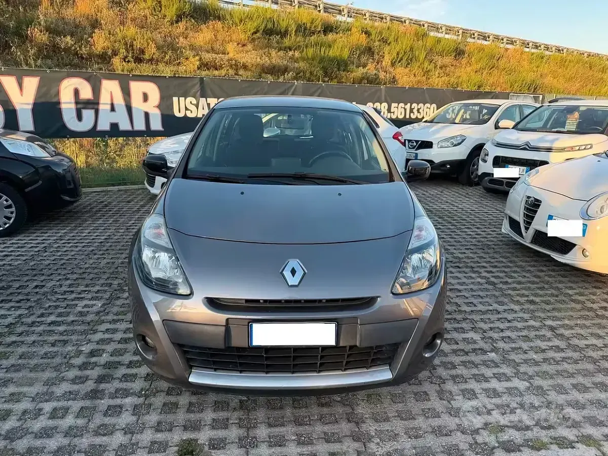 Usata Renault Clio IV Dynamique 75 CV (55 kW) 2012 Grigio Berlina