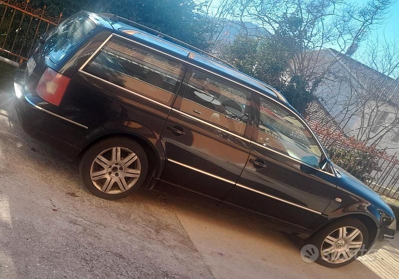 Nero Usata 2003 VW Passat Station wagon | 1200 € - Immagine 1/4