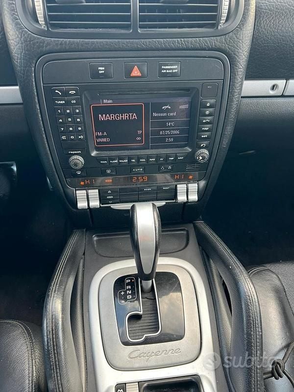 Usata Porsche Cayenne 340 CV (250 kW) 2006 Grigio SUV