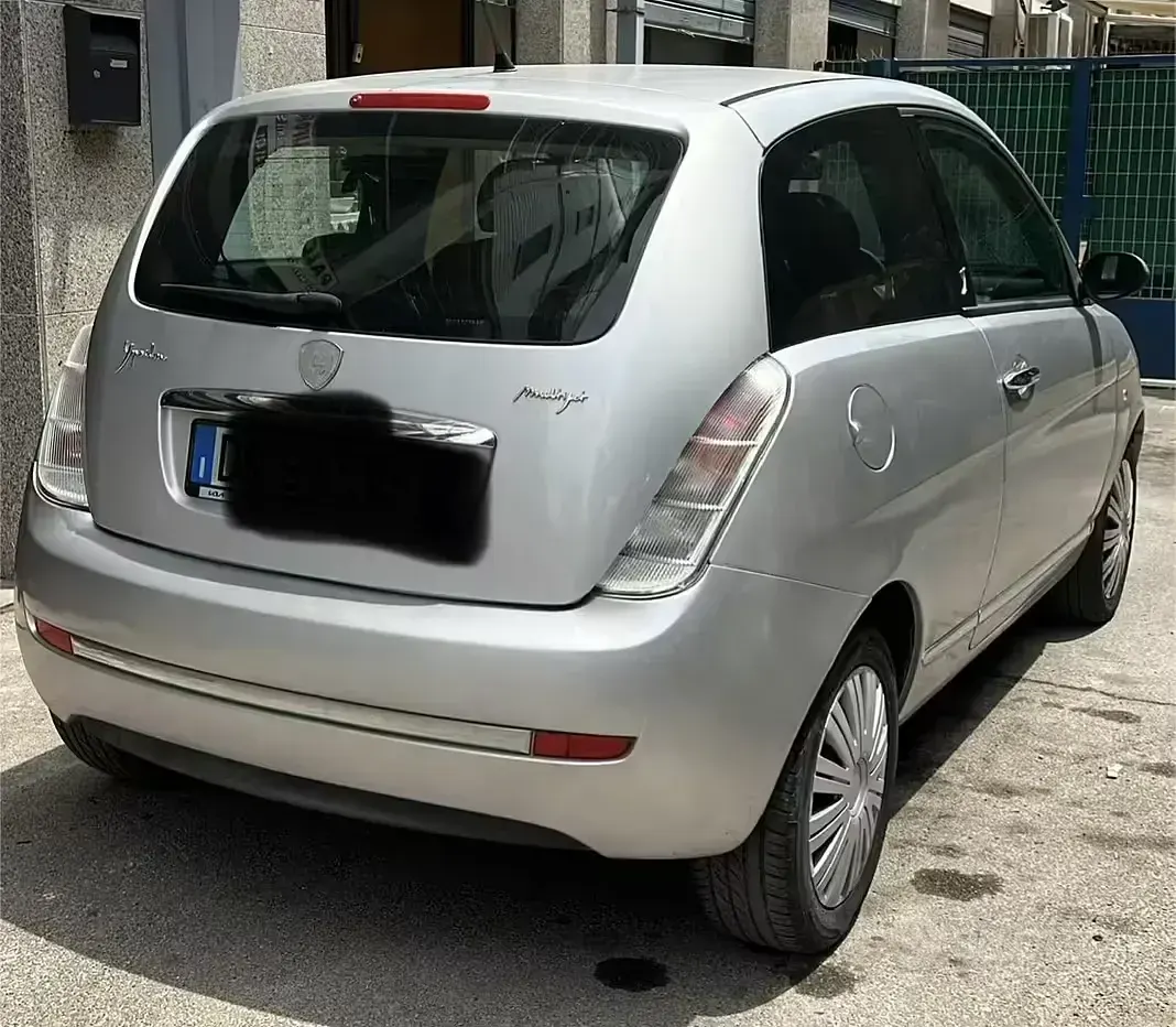 Usata Lancia Ypsilon 69 CV (50 kW) 2007 Grigio Utilitaria