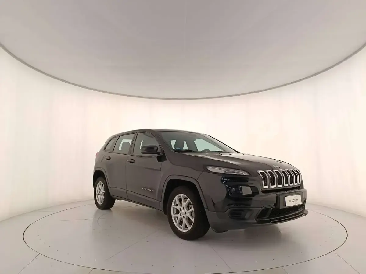 Usata Jeep Cherokee Longitude 140 CV (102 kW) 2016 Nero indomito SUV