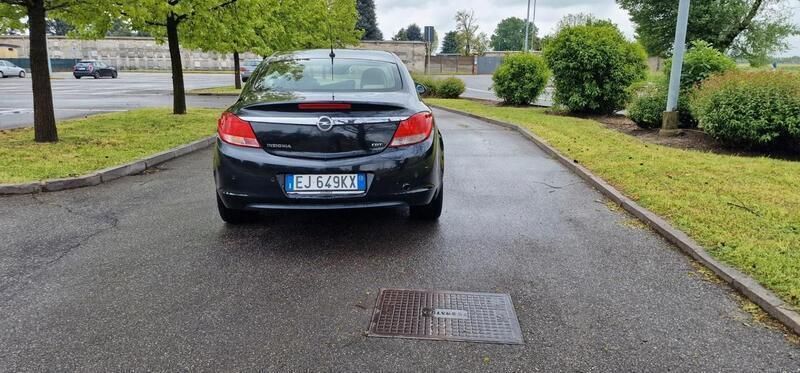 Usata Opel Insignia 160 CV (117 kW) 2011 Nero Berlina