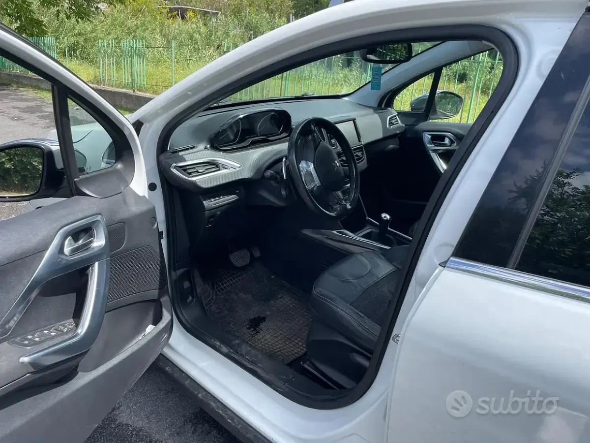 Usata Peugeot 2008 115 CV (84 kW) 2013 Bianco SUV