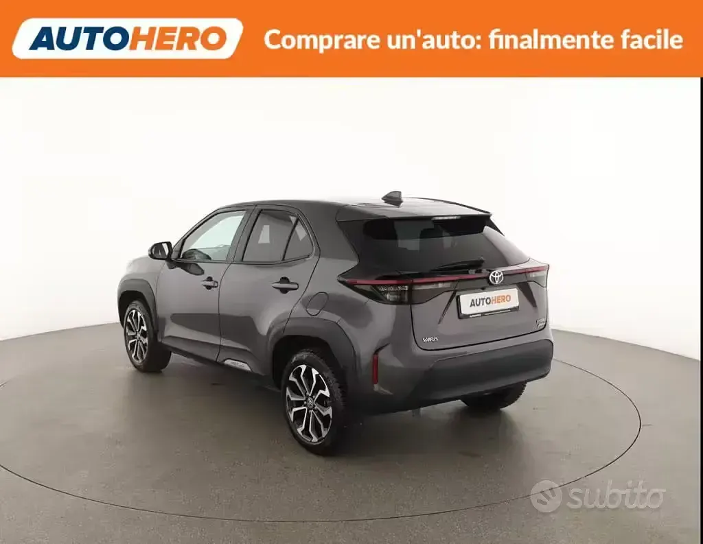 Usata Toyota Yaris Cross 92 CV (67 kW) 2022 Grigio SUV