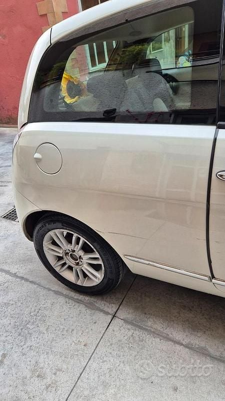 Usata Lancia Ypsilon 78 CV (57 kW) 2010 Bianco Utilitaria