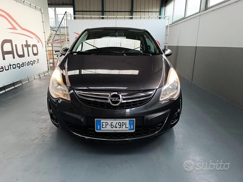 Usata Opel Corsa 86 CV (63 kW) 2013 Grigio Berlina