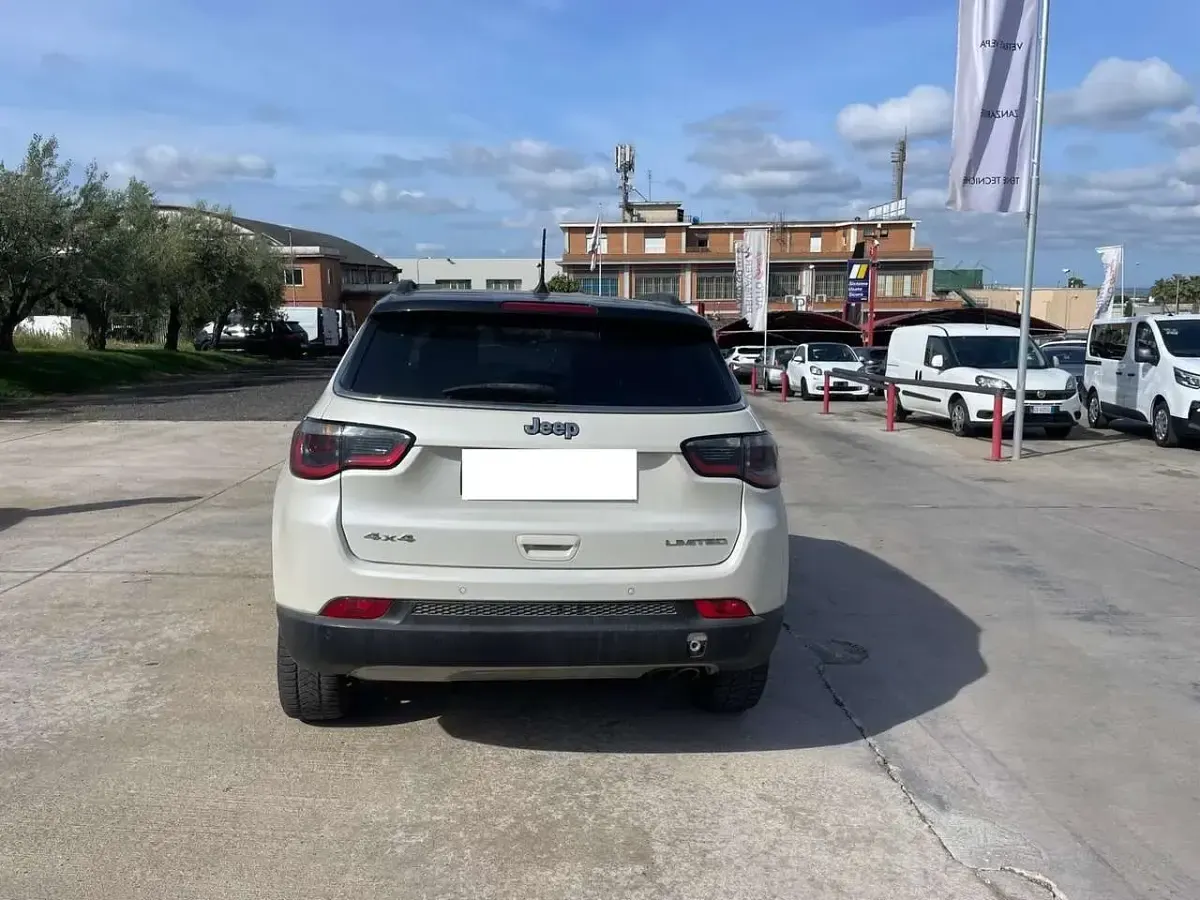 Usata Jeep Compass Limited 140 CV (102 kW) 2017 Bianco SUV