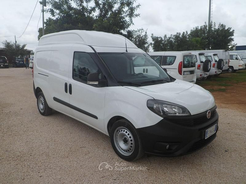 Usata Fiat Doblò 120 CV (88 kW) 2020 Bianco Monovolume