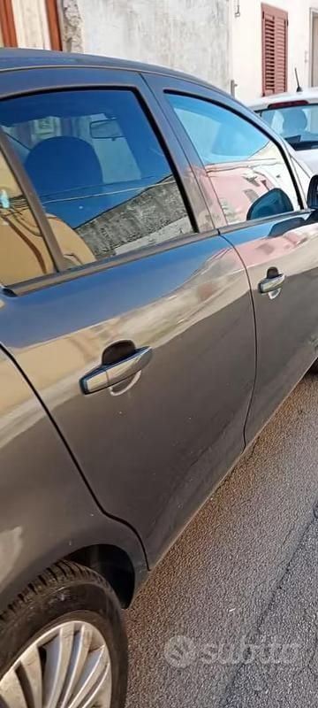 Usata Opel Corsa 95 CV (69 kW) 2011 Utilitaria