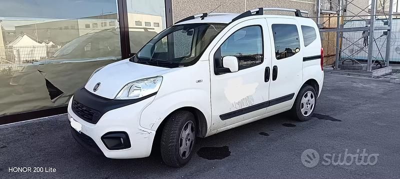 Usata Fiat Qubo Trekking 80 CV (58 kW) 2018 Bianco Monovolume