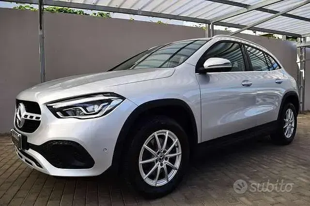 Usata Mercedes GLA200 Business 150 CV (110 kW) 2023 Grigio SUV