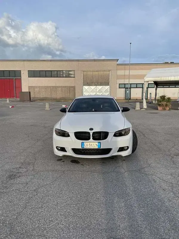 Usata BMW 320 M Sport 177 CV (130 kW) 2008 Bianco Coupé
