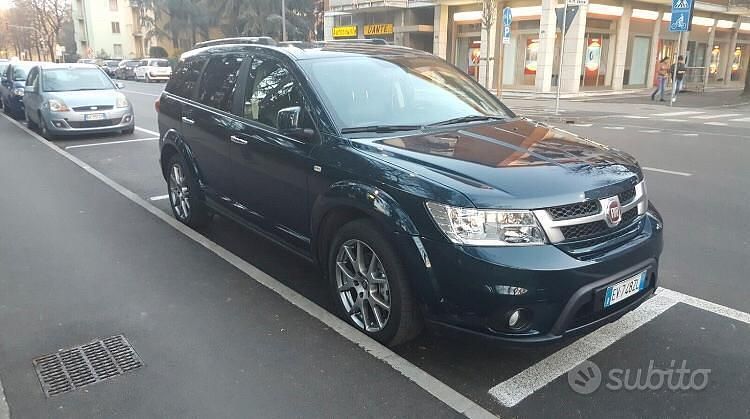 Usata Fiat Freemont 140 CV (102 kW) 2014 Blu SUV