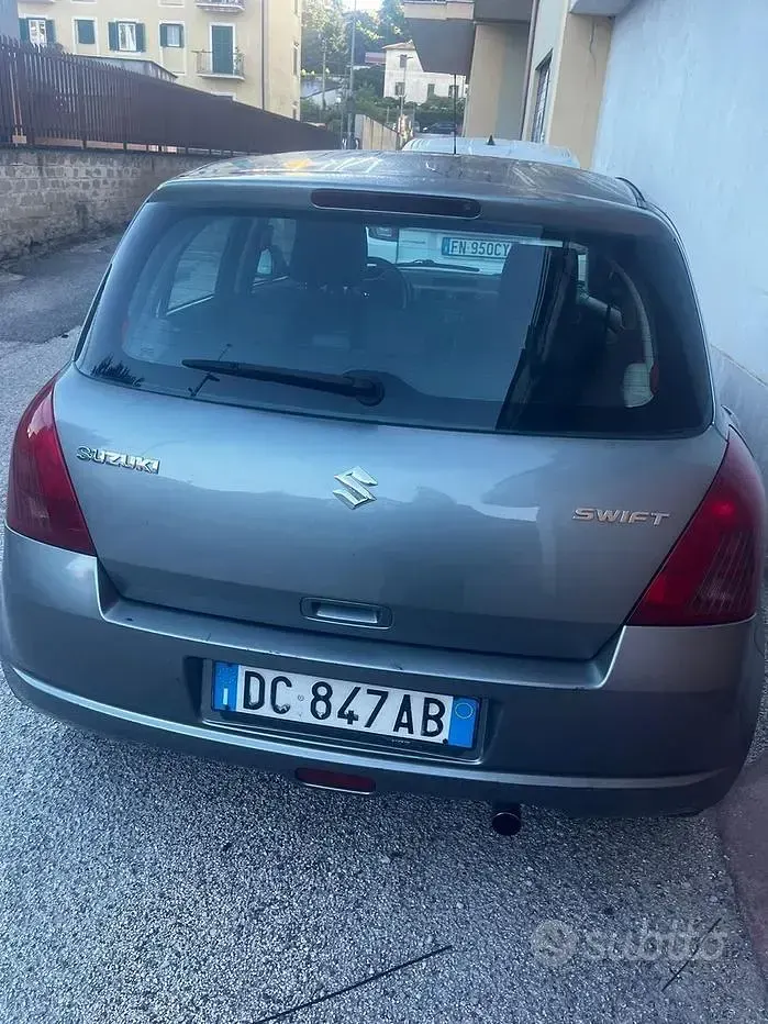 Usata Suzuki Swift 68 CV (50 kW) 2006 Grigio Utilitaria