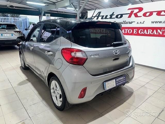 Usata Hyundai i10 66 CV (48 kW) 2022 Grigio Utilitaria