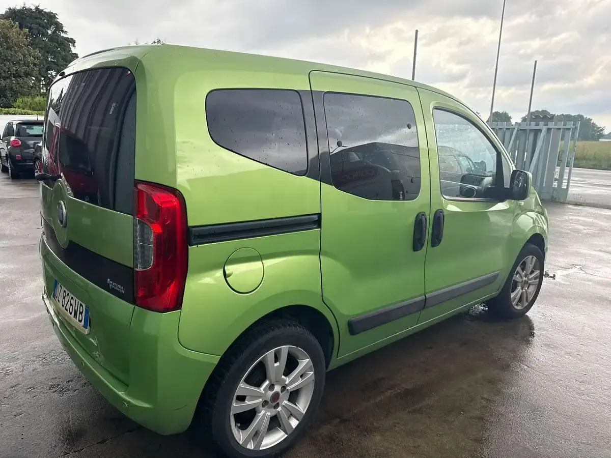 Usata Fiat Qubo Trekking 69 CV (50 kW) 2010 Verde Monovolume