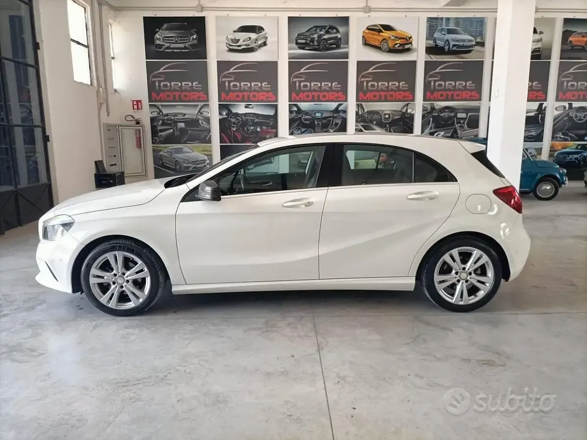 Usata Mercedes A180 109 CV (80 kW) 2016 Bianco Utilitaria