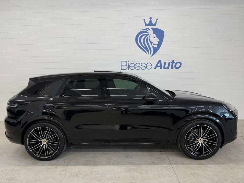 Usata Porsche Cayenne Black Edition 354 CV (260 kW) 2024 Nero sebring SUV