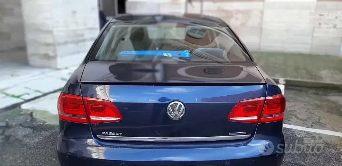 Usata VW Passat 105 CV (77 kW) 2014 Blu Berlina