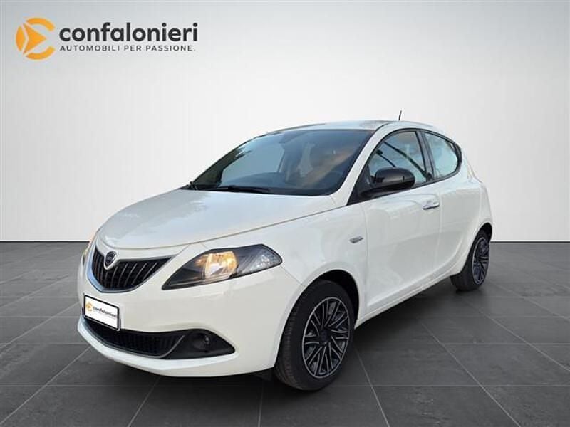 Usata Lancia Ypsilon Silver 70 CV (51 kW) 2023 Bianco Utilitaria