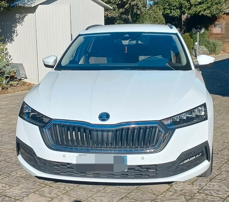 Usata Skoda Octavia 130 CV (95 kW) 2021 Bianco Station wagon