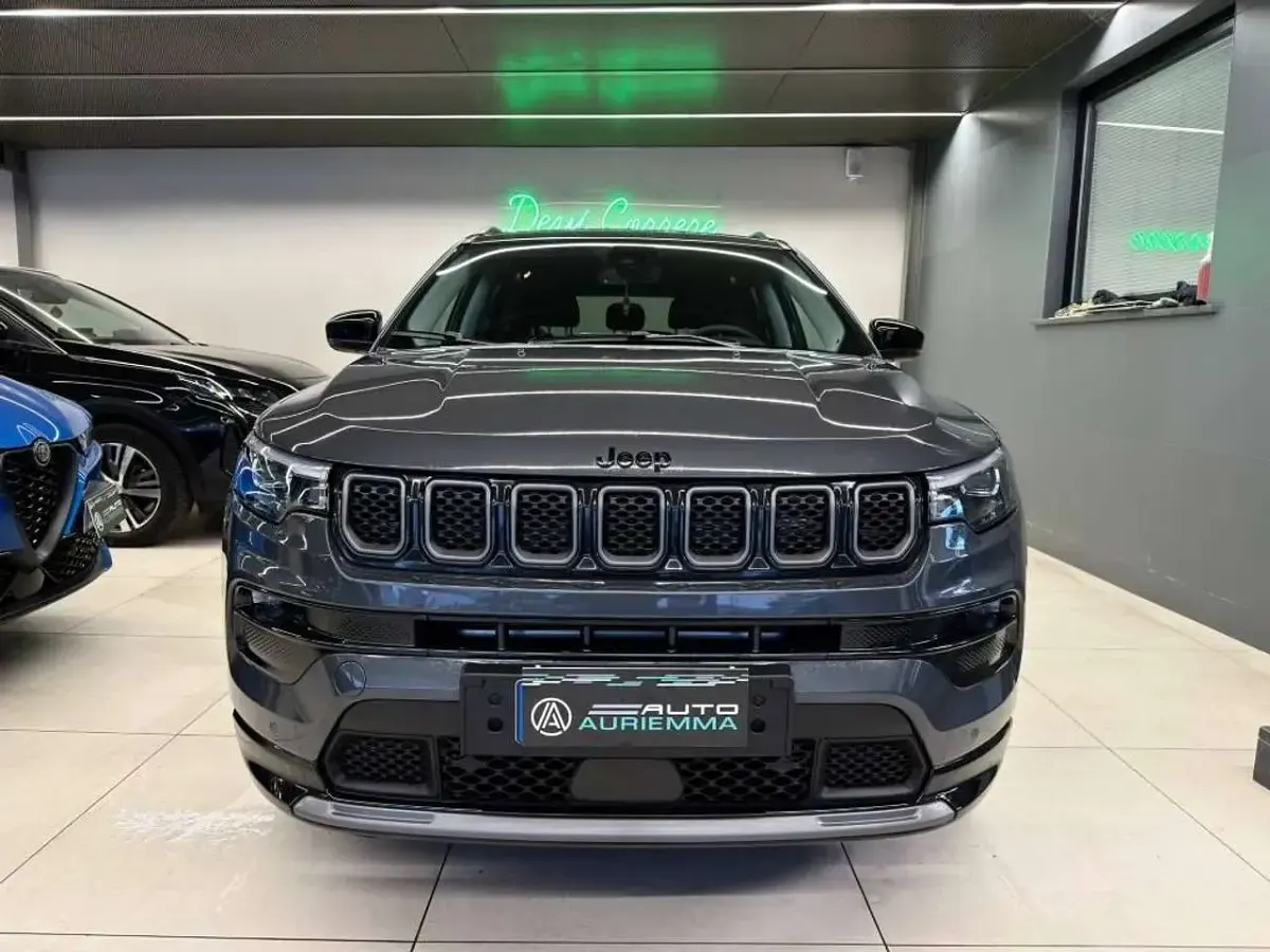 Usata Jeep Compass Summit 131 CV (96 kW) 2025 Grigio SUV