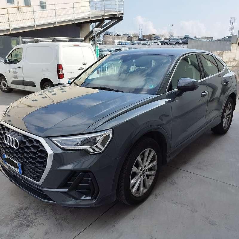 Usata Audi Q3 Sportback Ambiente 150 CV (110 kW) 2021 Grigio SUV