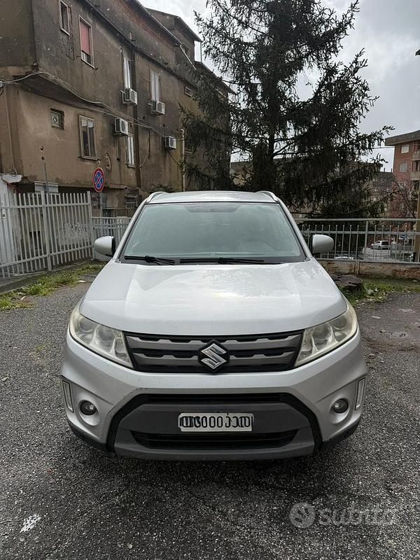 Usata Suzuki Vitara Cool 120 CV (88 kW) 2015 Grigio SUV