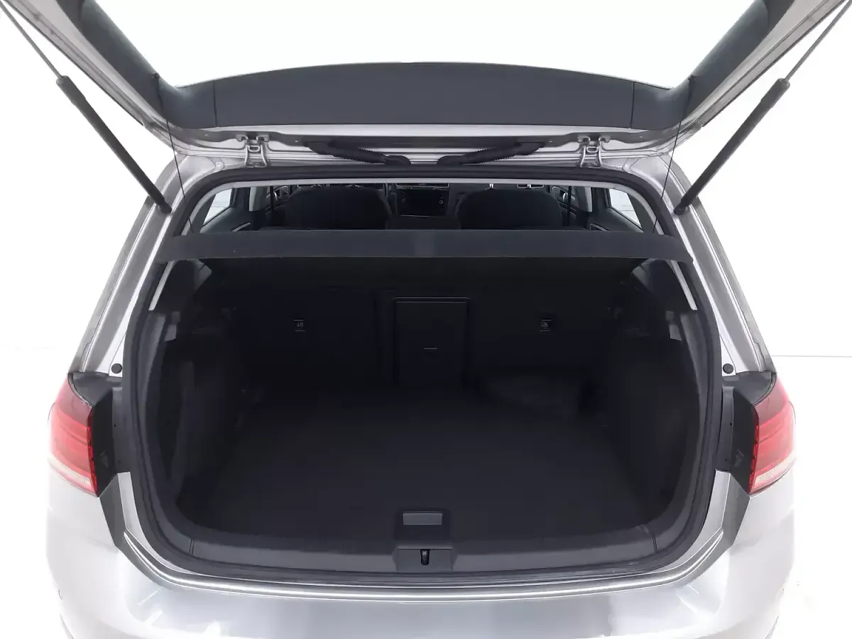 Usata VW Golf VII 130 CV (95 kW) 2020 Argentoargento Berlina