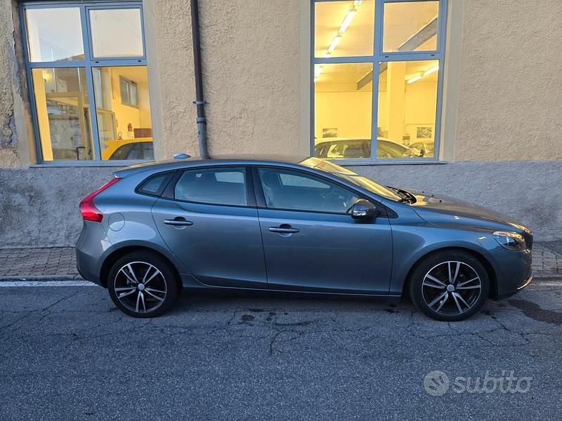 Usata Volvo V40 R-Design 119 CV (87 kW) 2016 Grigio Berlina