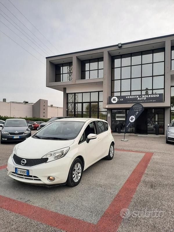 Usata Nissan Note 90 CV (66 kW) 2015 Bianco Utilitaria