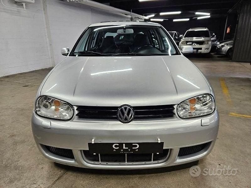 Usata VW Golf IV R 241 CV (177 kW) 2000 Grigio Berlina