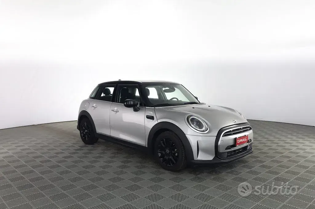 Usata Mini Cooper Classic 136 CV (100 kW) 2023 Argento Utilitaria
