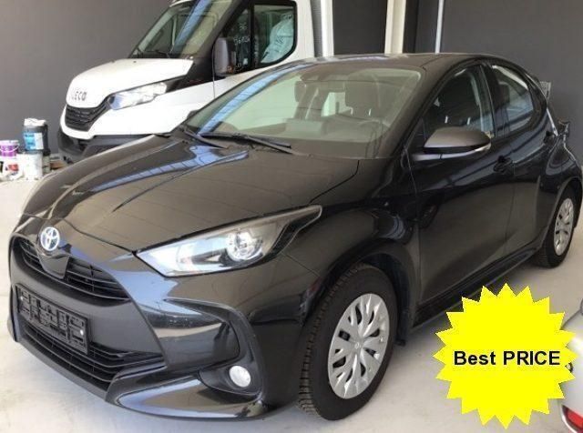 Usata Toyota Yaris Hybrid Active 116 CV (85 kW) 2022 Nero Berlina
