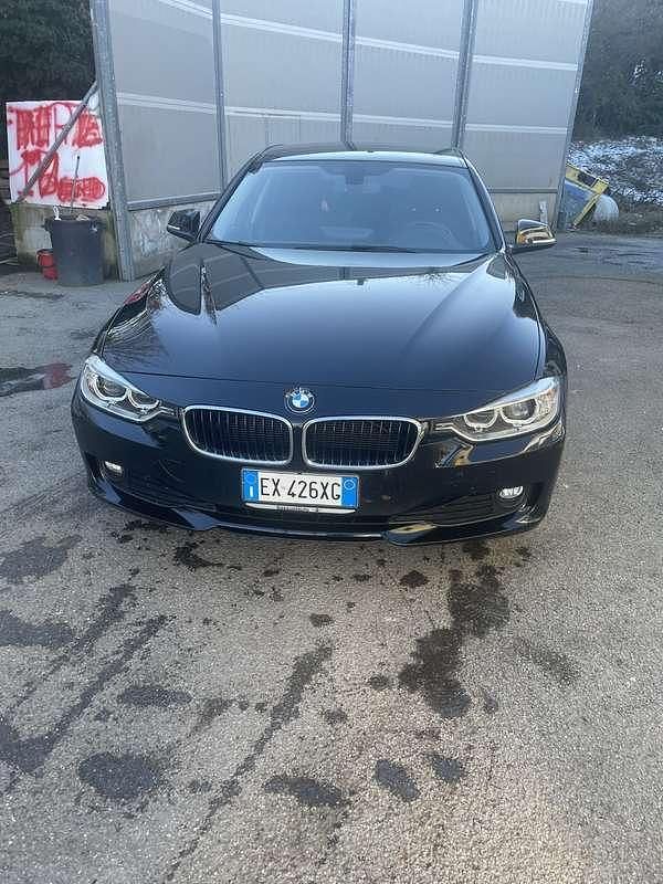 Usata BMW 318 Sport Line 143 CV (105 kW) 2014 Nero Station wagon