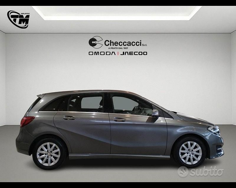 Usata Mercedes 180 2015 Grigio Berlina