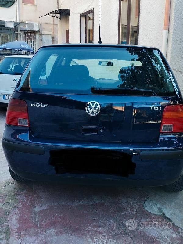 Usata VW Golf IV 90 CV (66 kW) 2001 Berlina