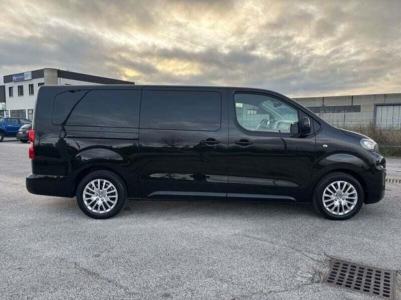 Usata Peugeot Traveller Business-Line 120 CV (88 kW) 2021 Nero Monovolume