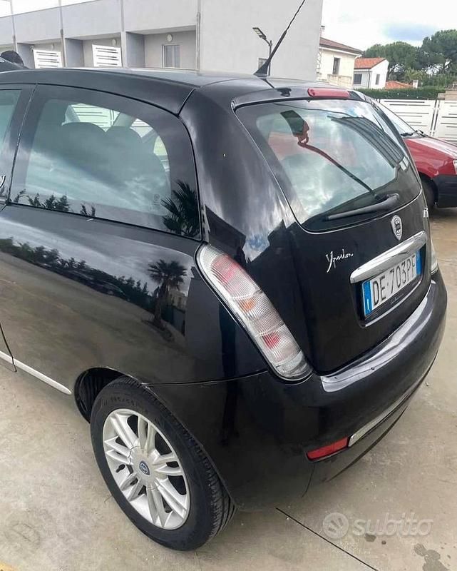 Usata Lancia Ypsilon 75 CV (55 kW) 2006 Nero Utilitaria