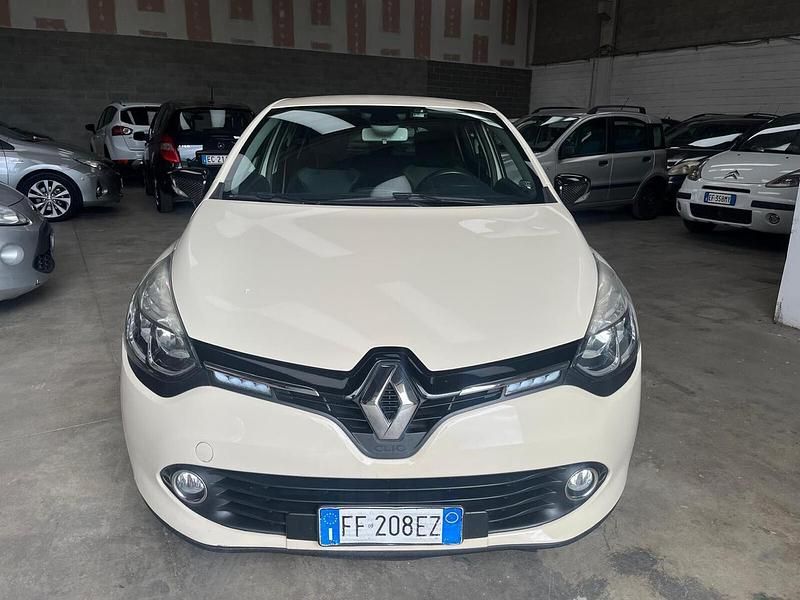 Usata Renault Clio Intens 74 CV (54 kW) 2016 Beige Coupé
