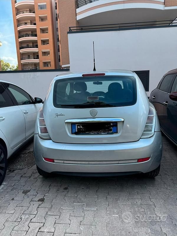 Usata Lancia Ypsilon 60 CV (44 kW) 2007 Grigio Utilitaria