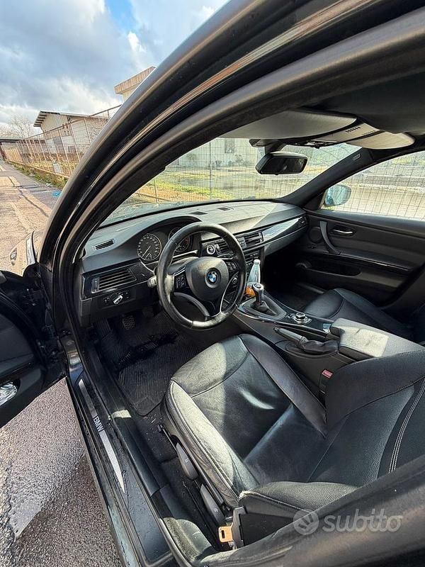 Usata BMW 320 177 CV (130 kW) 2009 Nero Station wagon