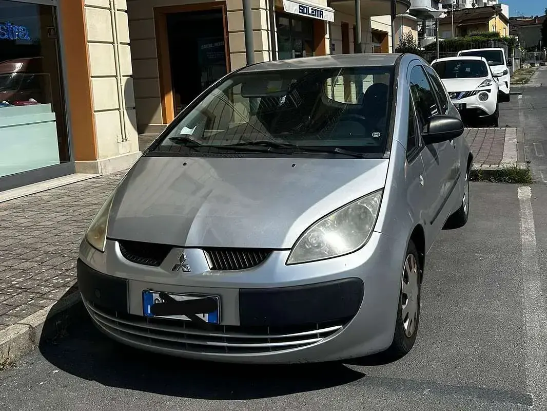 Usata Mitsubishi Colt 75 CV (55 kW) 2005 Grigio Utilitaria