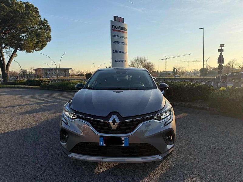 Usata Renault Captur Intens 145 CV (106 kW) 2022 Grigio cassiopea SUV