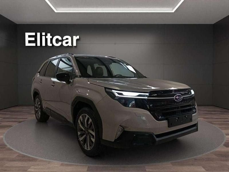 Nuova Subaru Forester Premium 150 CV (110 kW) 2026 River rock pearl SUV