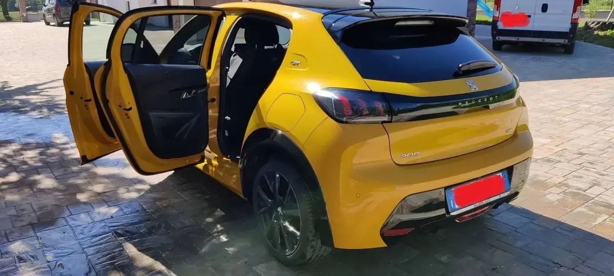 Usata Peugeot 208 GTi 101 CV (74 kW) 2023 Giallo Utilitaria