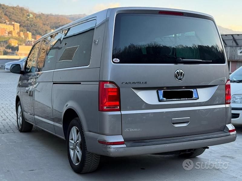 Usata VW Caravelle Comfortline 150 CV (110 kW) 2018 Grigio Monovolume